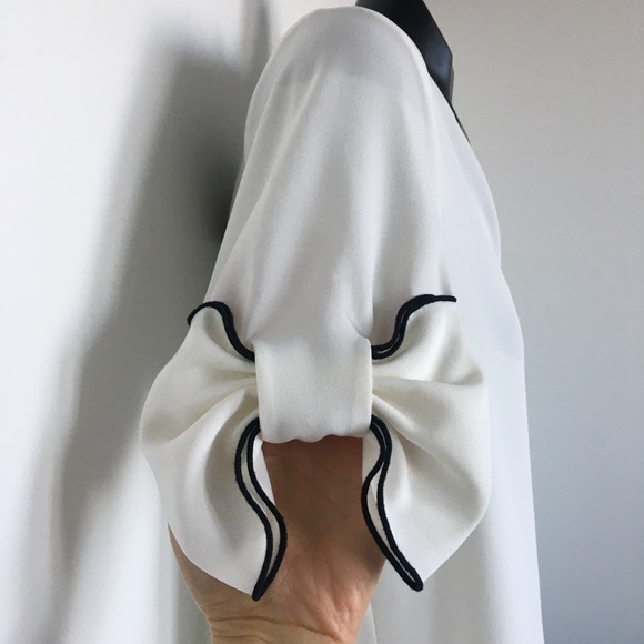 Zara V-Neck Short Bow Sleeve White Blouse Medium - Picture 4 of 8